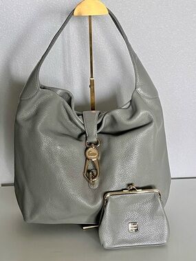 NWOT Dooney & Bourke Elephant Gray Pebble Grain Logo Lock Sac & Wallet J5389747